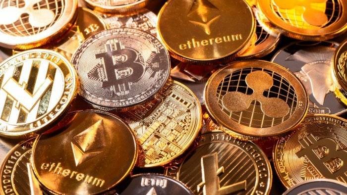 US regulators warn banks over crypto risks