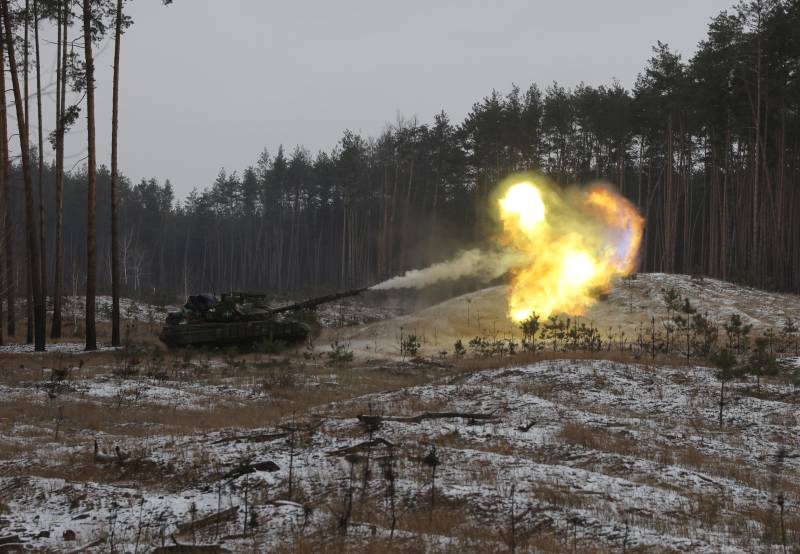 A Ukrainian tank fires at Russian positions near Kreminna, Lugansk region amid the Russian invasion of Ukraine. AFP