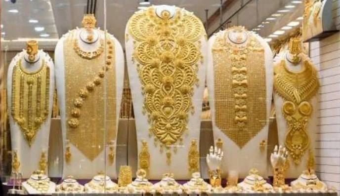 Fall of gold prices continues in Pakistan