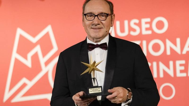 US actor Spacey given film award in Italy