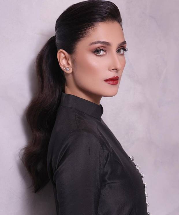 Ayeza Khan kills it in black