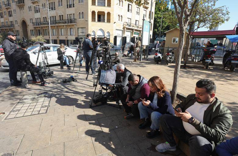 Lebanon lawmaker sit-in enters second week