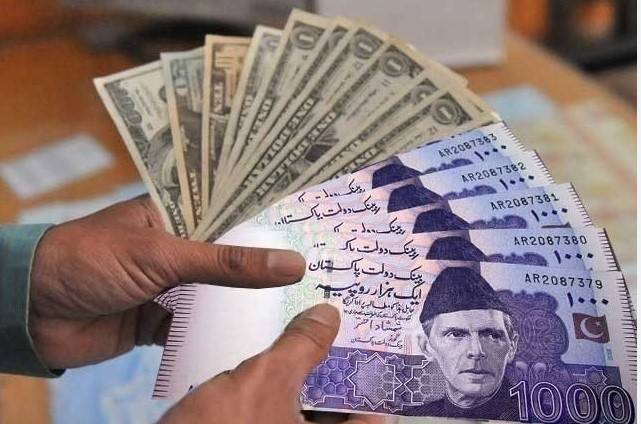 Pakistani rupee crashes to Rs269 against US dollar