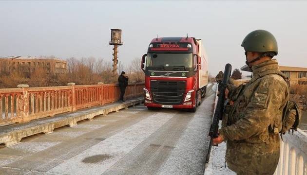 Armenia-Turkey crossing opened for first time in 35 years