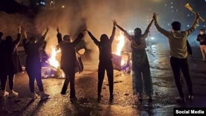 Iran frees some prisoners to appease protest movement