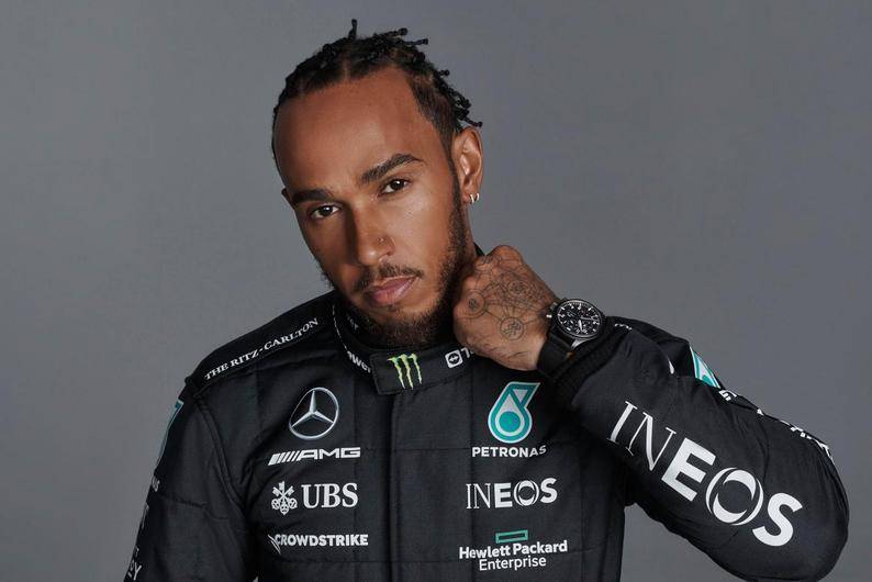 Hamilton starts negotiations over new deal - Mercedes