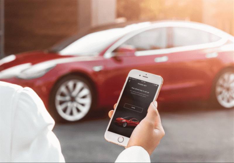 Tesla app crashes across Europe leaving frustrated drivers fearing they might not be able to open their cars without a keycard