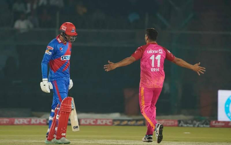 Islamabad United beat Karachi Kings by four wickets