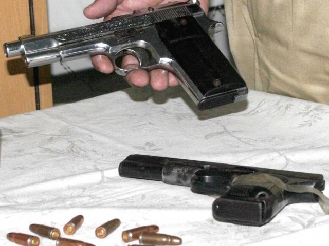 Two suspects doing online arms trade arrested in Karachi