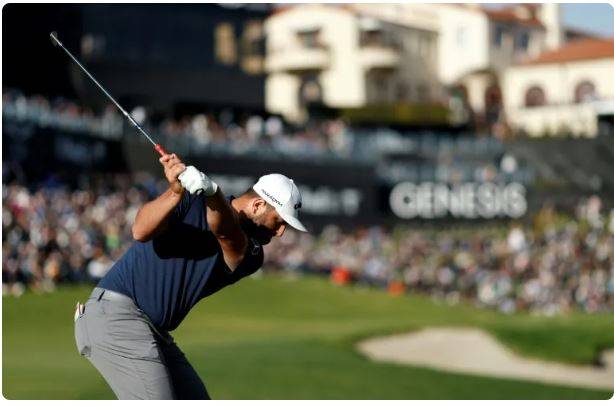 Rahm seizes three-shot lead at Riveira.