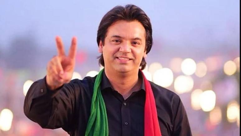Usman Dar flees to Dubai to avoid arrest 