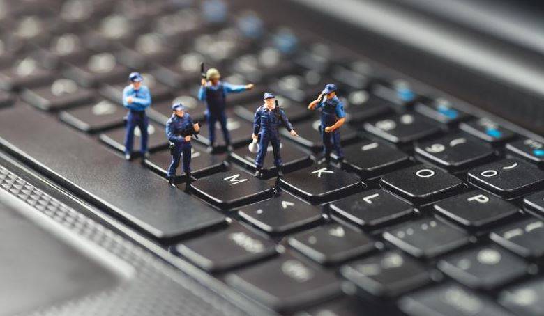 Dutch police arrest three in massive data theft case