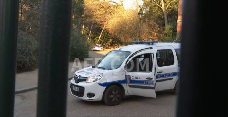 Husband held after woman's dismembered body found in Paris park