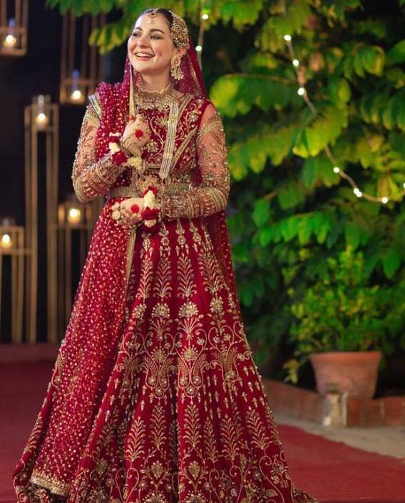 Hania Aamir’s royal photoshoot sets internet on fire