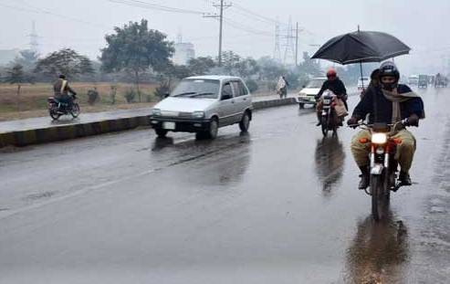Light rain in Lahore improves city’s air quality