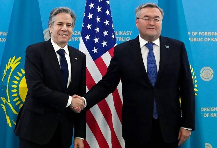 Blinken backs Kazakhstan sovereignty as Ukraine raises fears