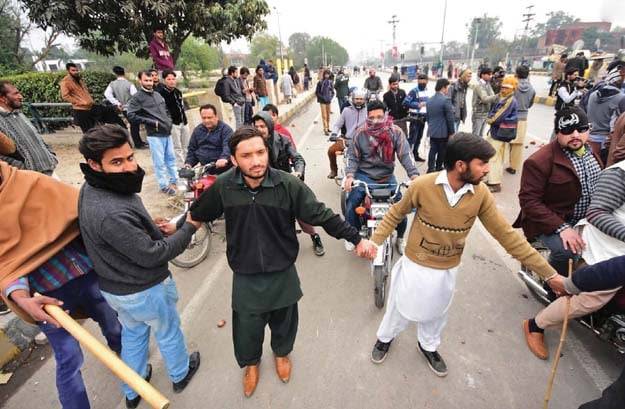 Rival student groups clash in Punjab University