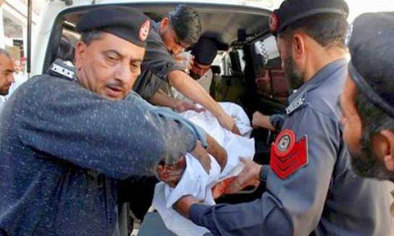 Public beats robber to death in Karachi