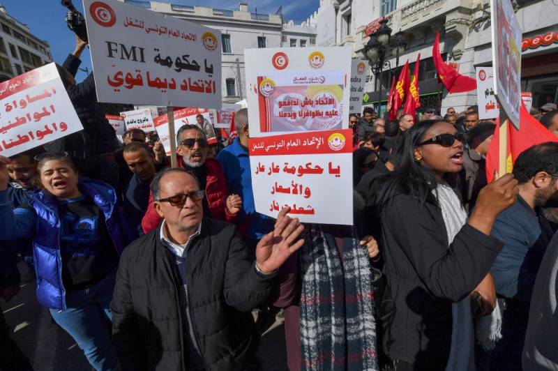 Senegal police release activists and MP arrested at Tunisia embassy