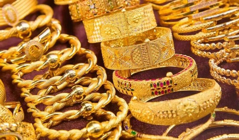 Gold prices decrease again in Pakistan