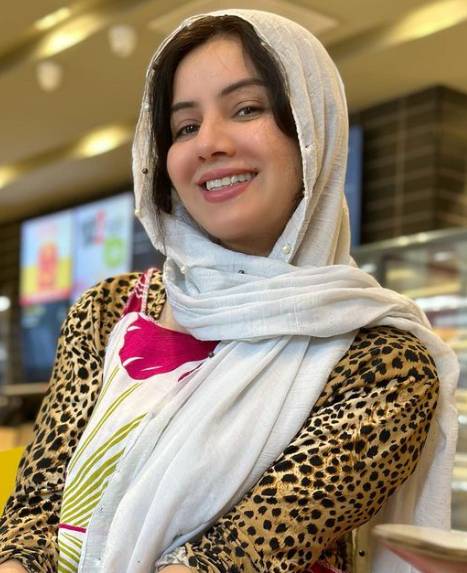 Rabi Pirzada raises voice against caging wild animals