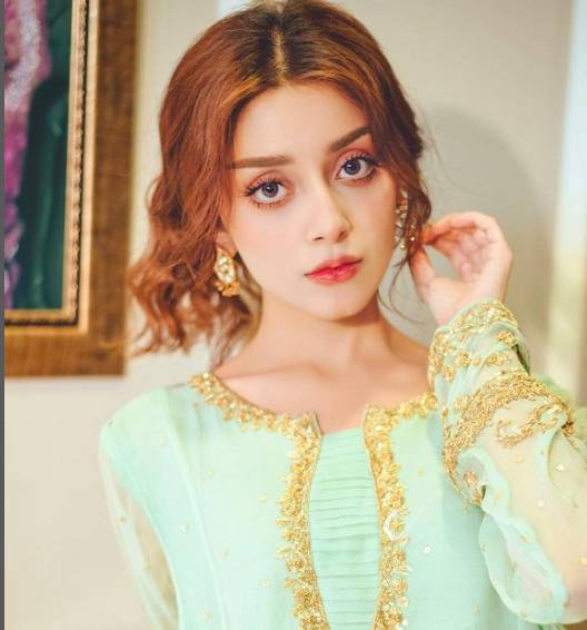 Alizeh Shah stunning looks grab eyeballs on internet