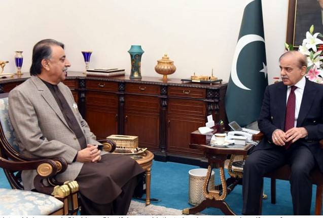 Balochistan governor holds talks with PM