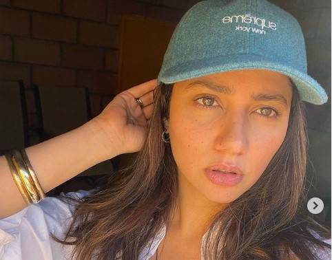 Mahira Khan leaves fans curious as she drops stills from upcoming project