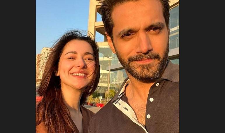 Hania Amir, Wahaj Ali doing masti in windy weather