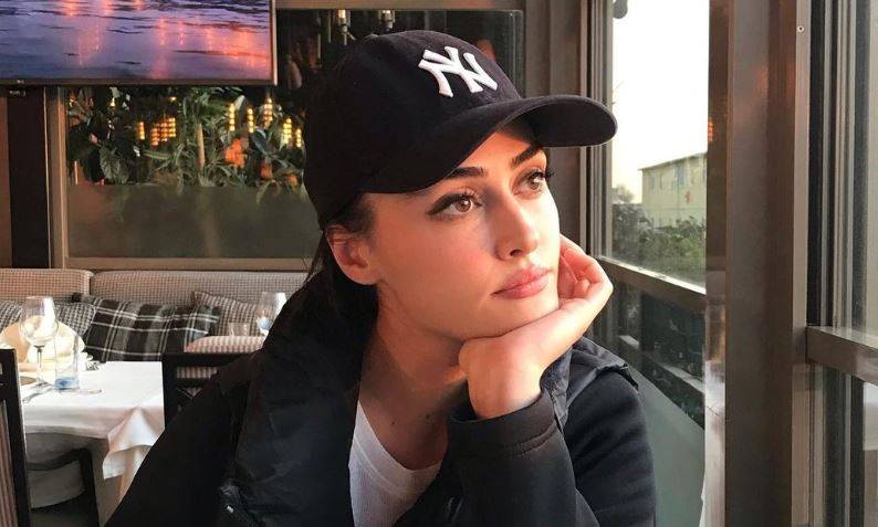 Turkish stars Ersa Belgic, Ezgi Esma show solidarity with quake-hit Pak Afghan families