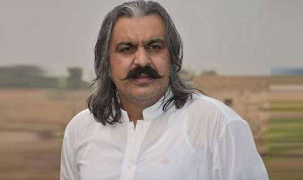 Gandapur flees after police raid his farmhouse in DI Khan