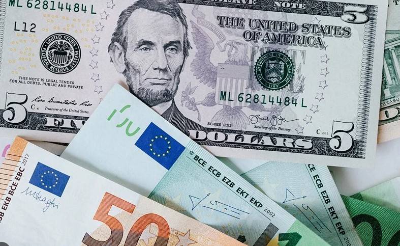 Argentina foreign currency debt near default after downgrade: Fitch