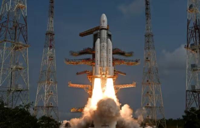 Indian rocket launches 36 satellites into orbit