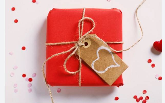 Perfect day to impress lover by surprise gift, stars tell folks