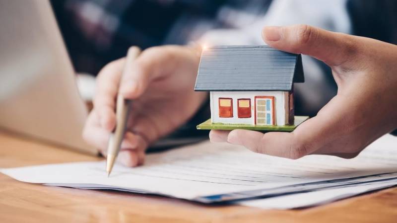 Good day to sell or buy a property, stars predict