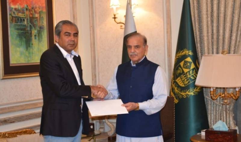 Punjab CM gives Turkey quake aid cheque to PM 