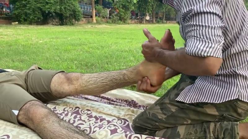SHO suspended for getting foot massage from subordinate at office