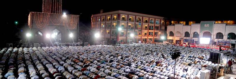 Thousands of Muslims sit Itikaf in Pakistan