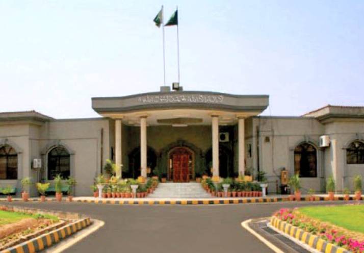 IHC directs NAB to submit reply with seven days on Imran, Bushra’s pleas