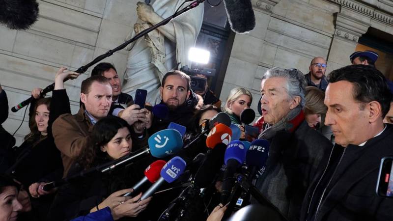Two EU graft scandal suspects leave prison