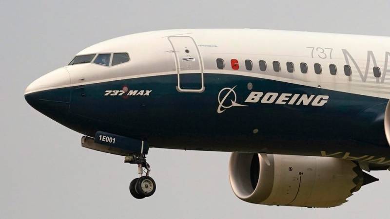 Boeing shares dive on latest 737 MAX issue