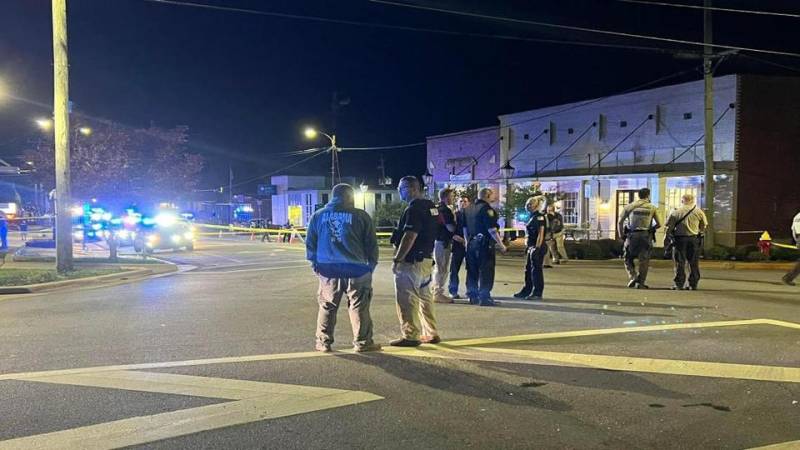 Four dead in Alabama teen birthday party shooting