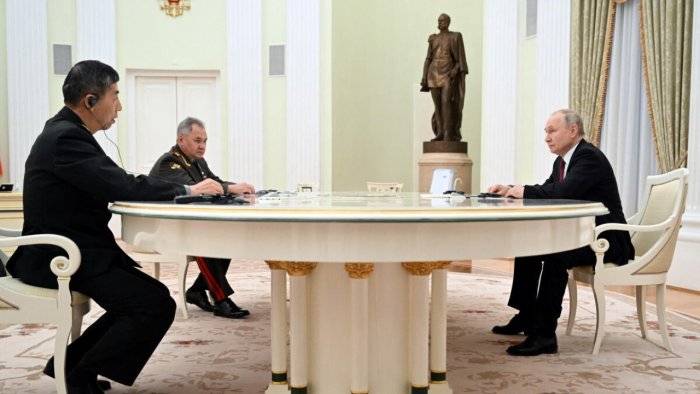 China minister hails 'strong' Russia ties in Putin meeting