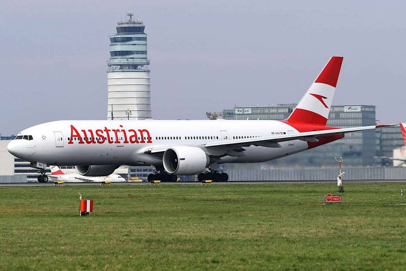 Clogged toilets force Austrian Airlines flight return