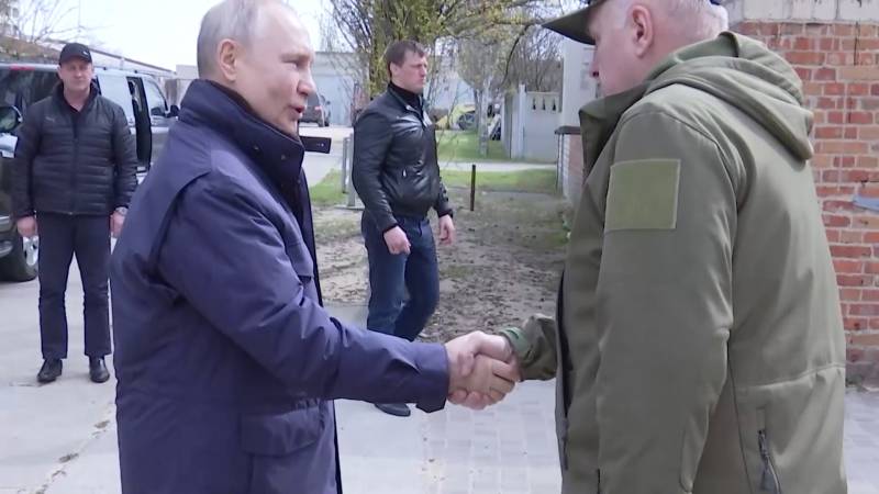 Zelensky, Putin visit Ukraine hotspots