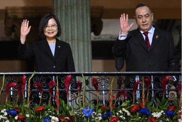 Guatemalan president leaves for Taiwan