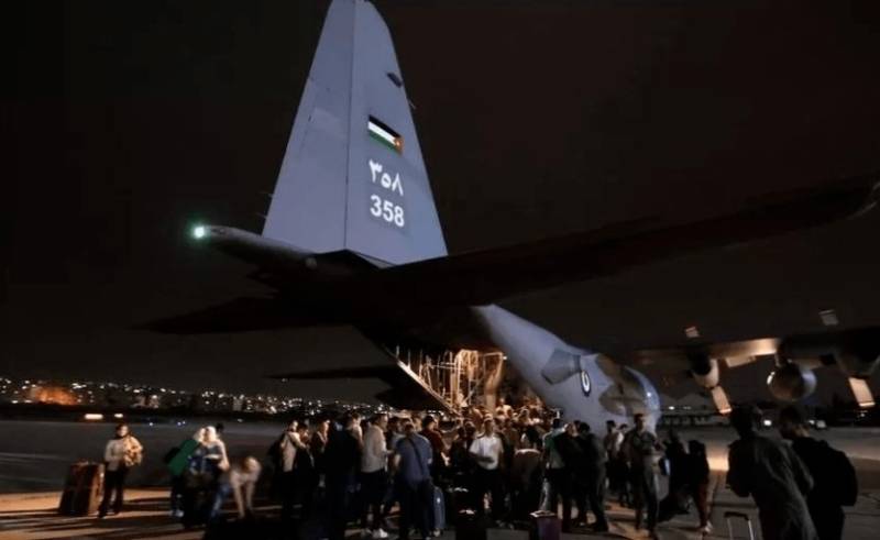 Govt's plan successful as 427 Pakistanis reach Sudan port safely