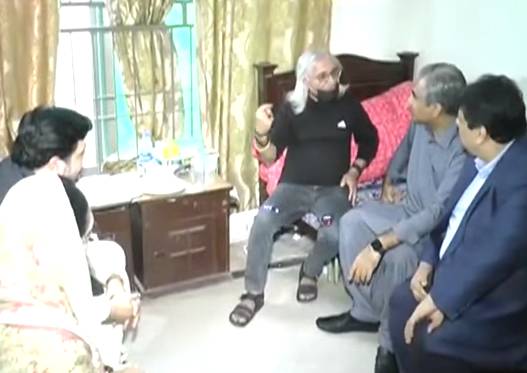 CM Naqvi orders better facilities at Afiyat old age home, Children’s Hospital