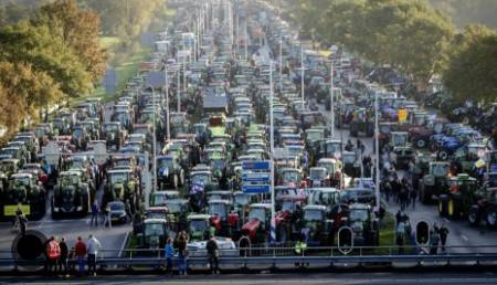 Dutch policeman charged over shooting at farmer protest