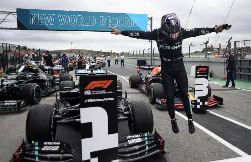 Tuning up, tuning in, tuning out: F1 stars unwind on time off
